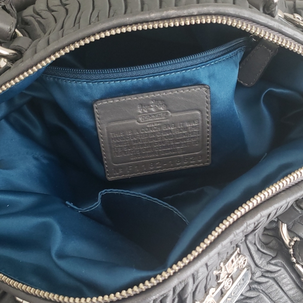 Coach leather purse - Picture 2 of 3